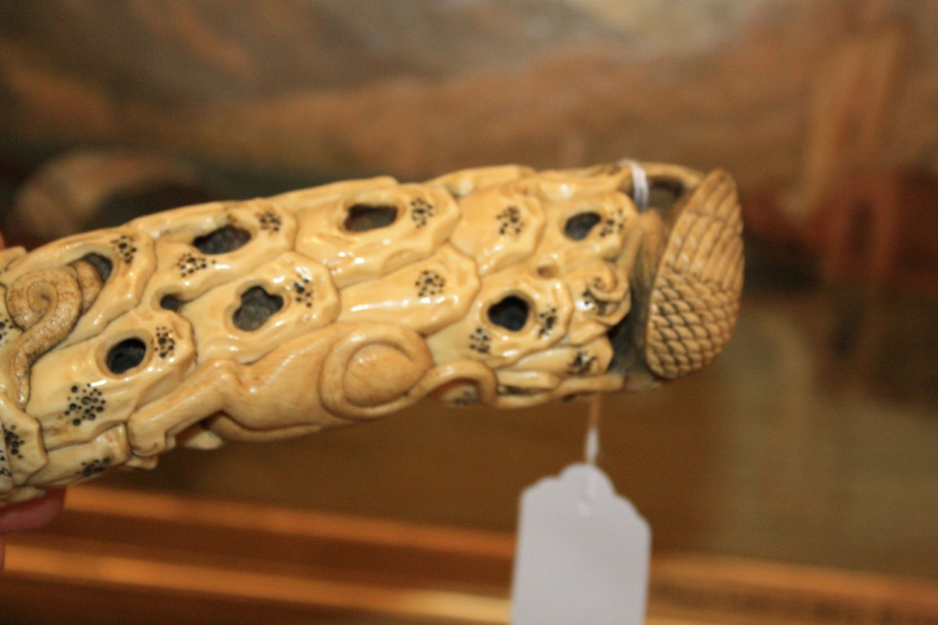 A JAPANESE IVORY CARVING, 19TH CENTURY - Image 8 of 8