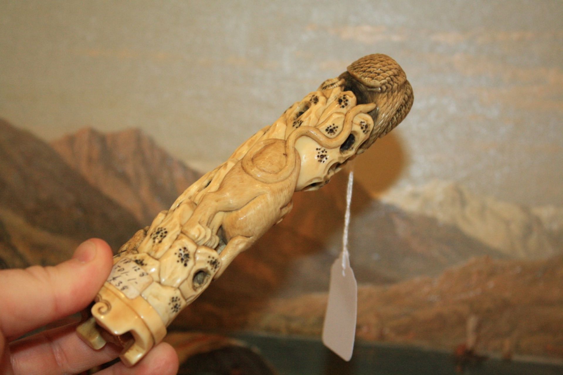 A JAPANESE IVORY CARVING, 19TH CENTURY - Image 3 of 8