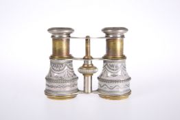 A PAIR OF FRENCH OPERA GLASSES, c. 1900