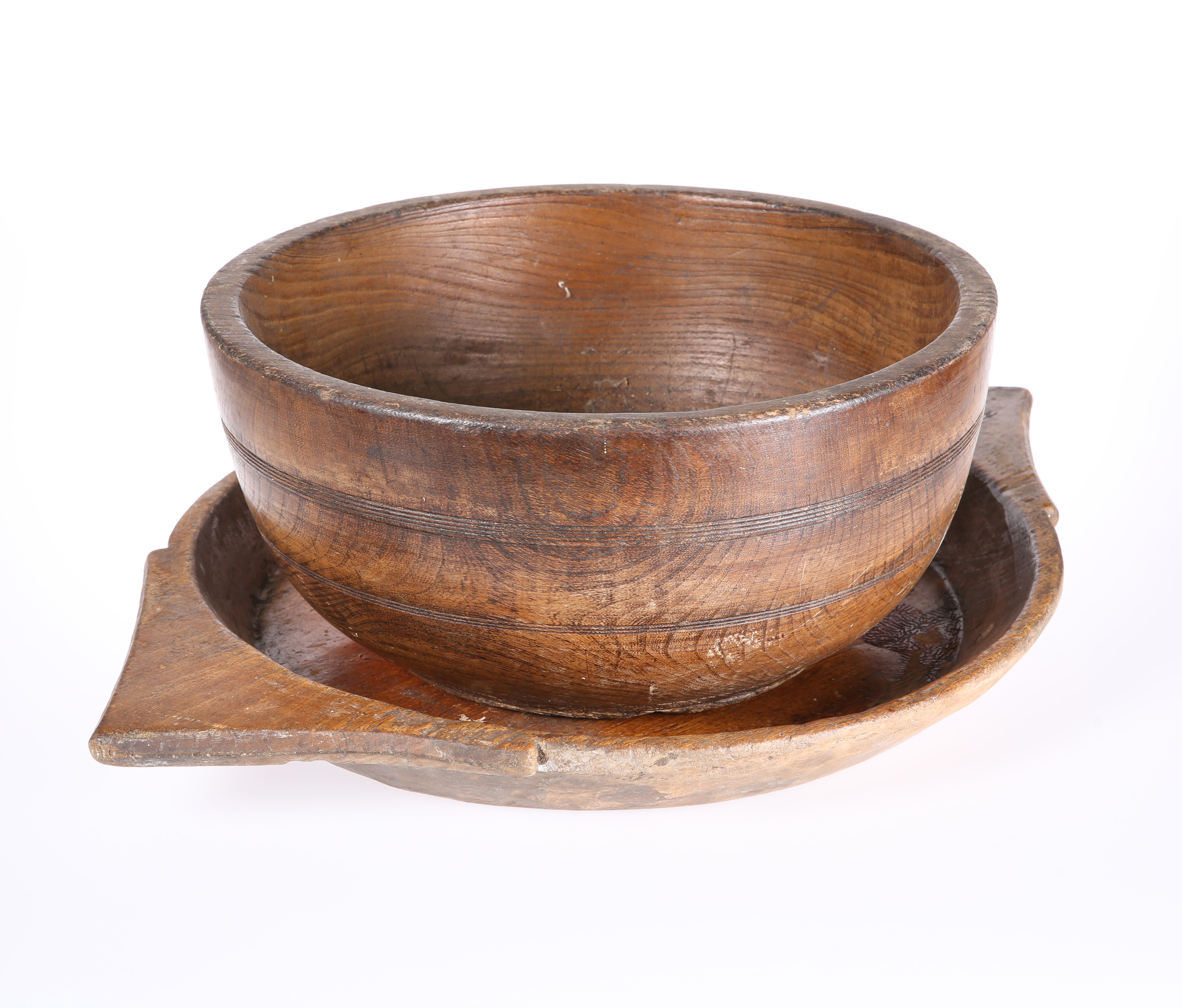 A LARGE TREEN BOWL, 19th CENTURY