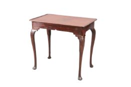 AN 18TH CENTURY IRISH MAHOGANY SILVER TABLE