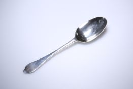 A QUEEN ANNE SILVER DOG NOSE SPOON, c. 1705