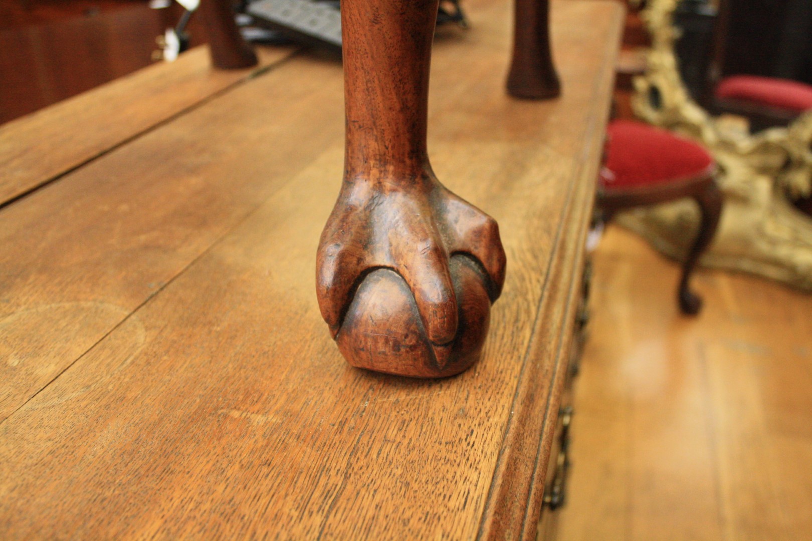 A PAIR OF CHINESE EXPORT PADOUK CHAIRS - Image 9 of 24