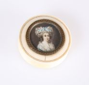 A GEORGE III IVORY PATCH BOX INSET WITH A PORTRAIT MINIATURE