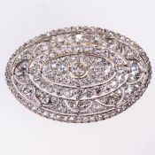 AN EARLY 20TH CENTURY DIAMOND BROOCH