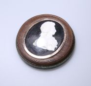 A 19th CENTURY CAMEO BOX