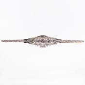 AN ART DECO DIAMOND SET BAR BROOCH