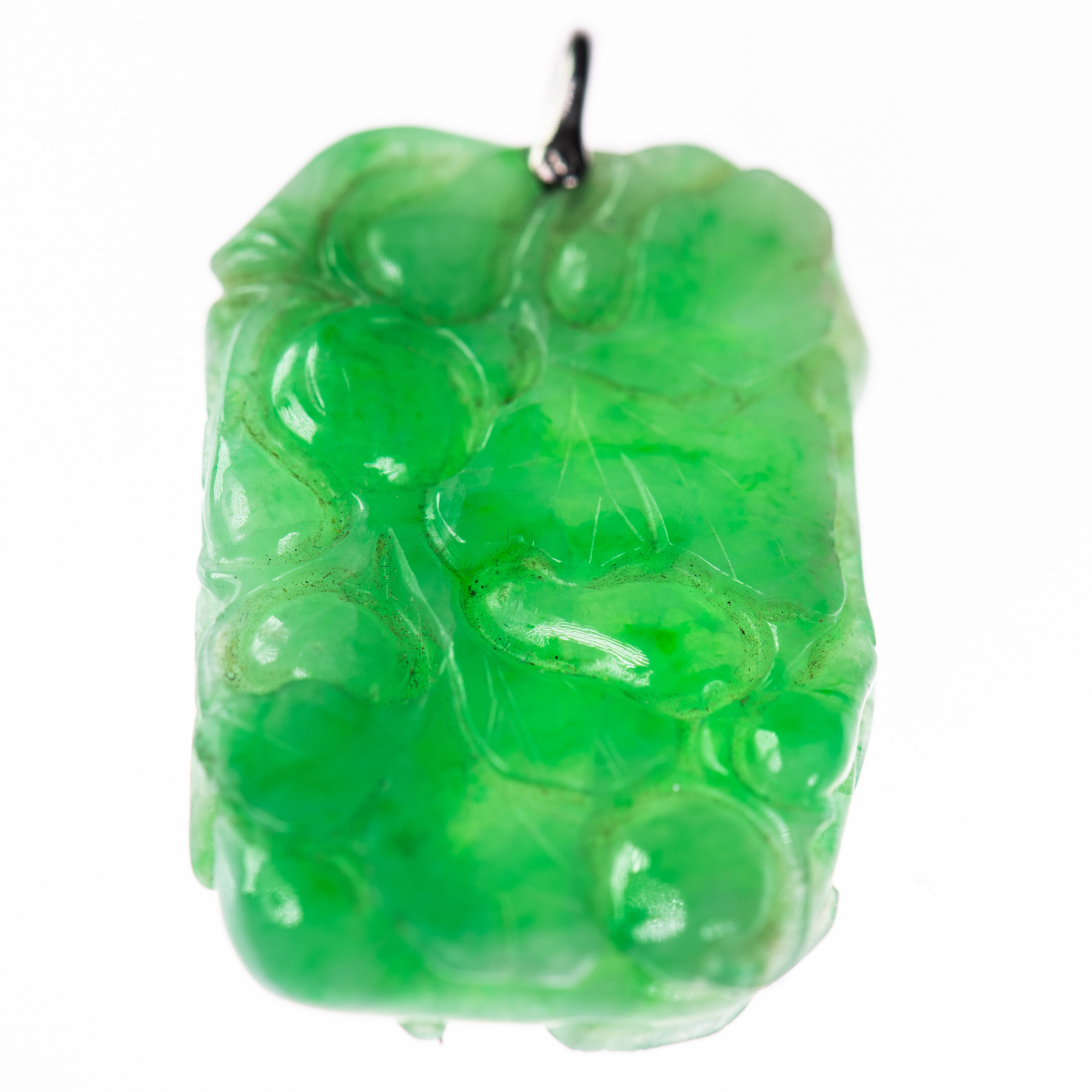 A JADEITE PENDANT