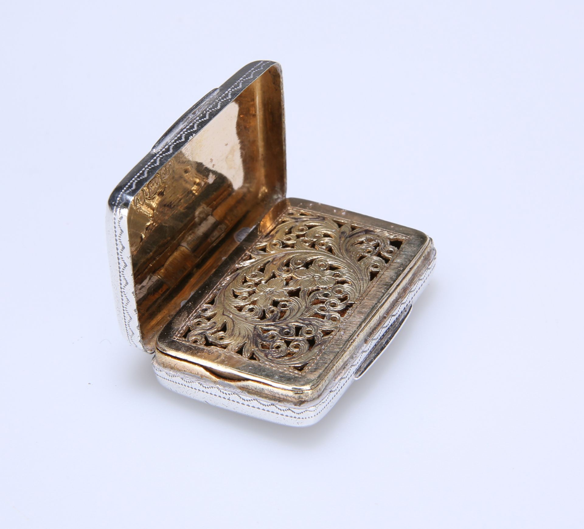 A GEORGE III SILVER VINAIGRETTE, JOSEPH WILMORE, BIRMINGHAM 1819 - Image 2 of 3