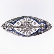 AN EDWARDIAN DIAMOND AND SAPPHIRE BROOCH