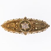 A VICTORIAN 15CT YELLOW GOLD DIAMOND SET SWEETHEART BROOCH