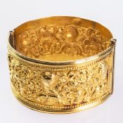 A RENAISSANCE STYLE BANGLE