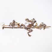 AN EARLY 19TH CENTURY PEARL AND DIAMOND BROOCH