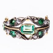 A MID 19TH CENTURY GREEN STONE RING
