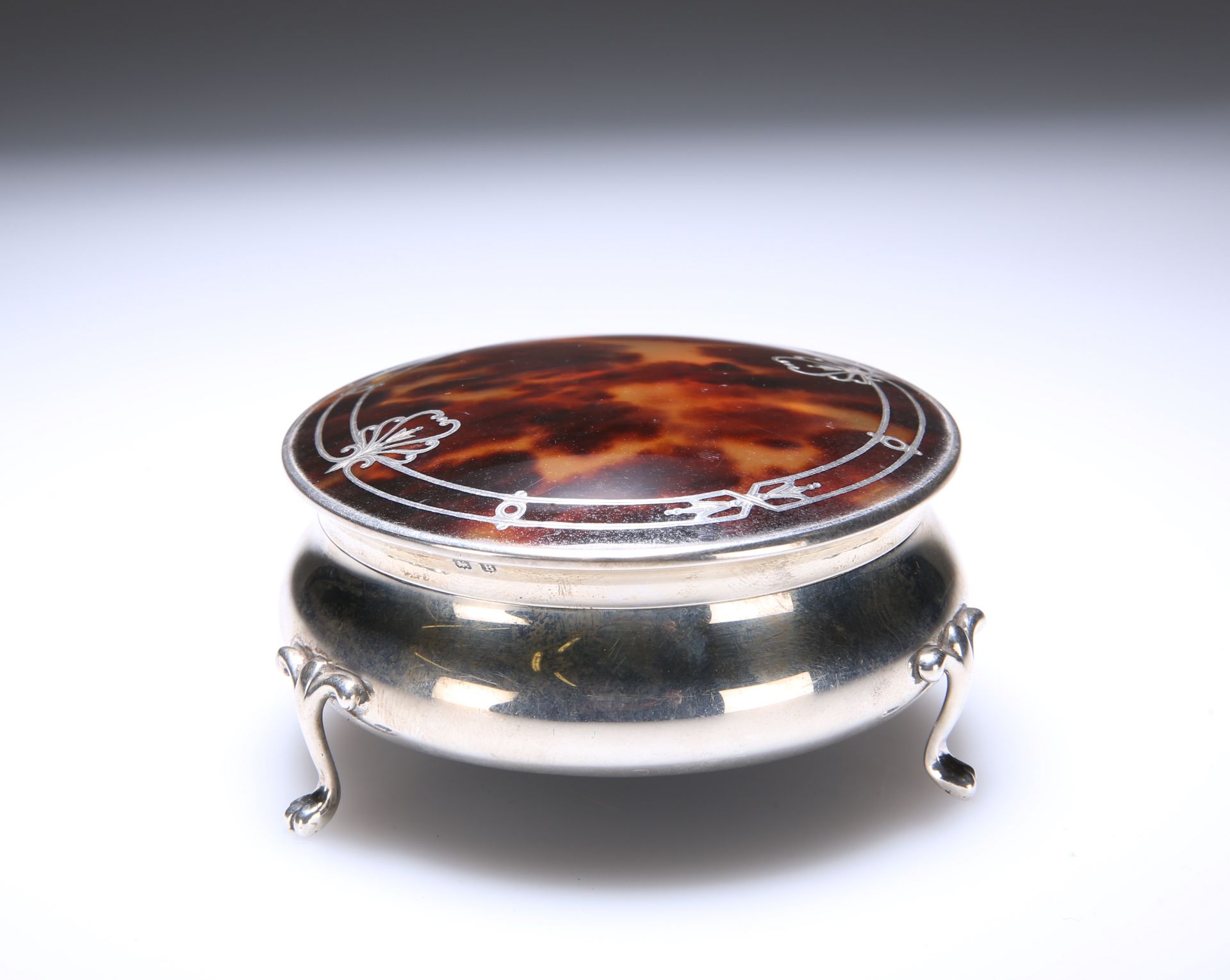 A GEORGE V SILVER AND PIQUE WORK RING BOX, WALKER & HALL, BIRMINGHAM 1926
