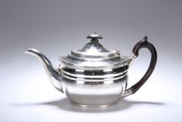 AN EDWARDIAN SILVER TEAPOT, ELKINGTON & CO., LONDON 1908