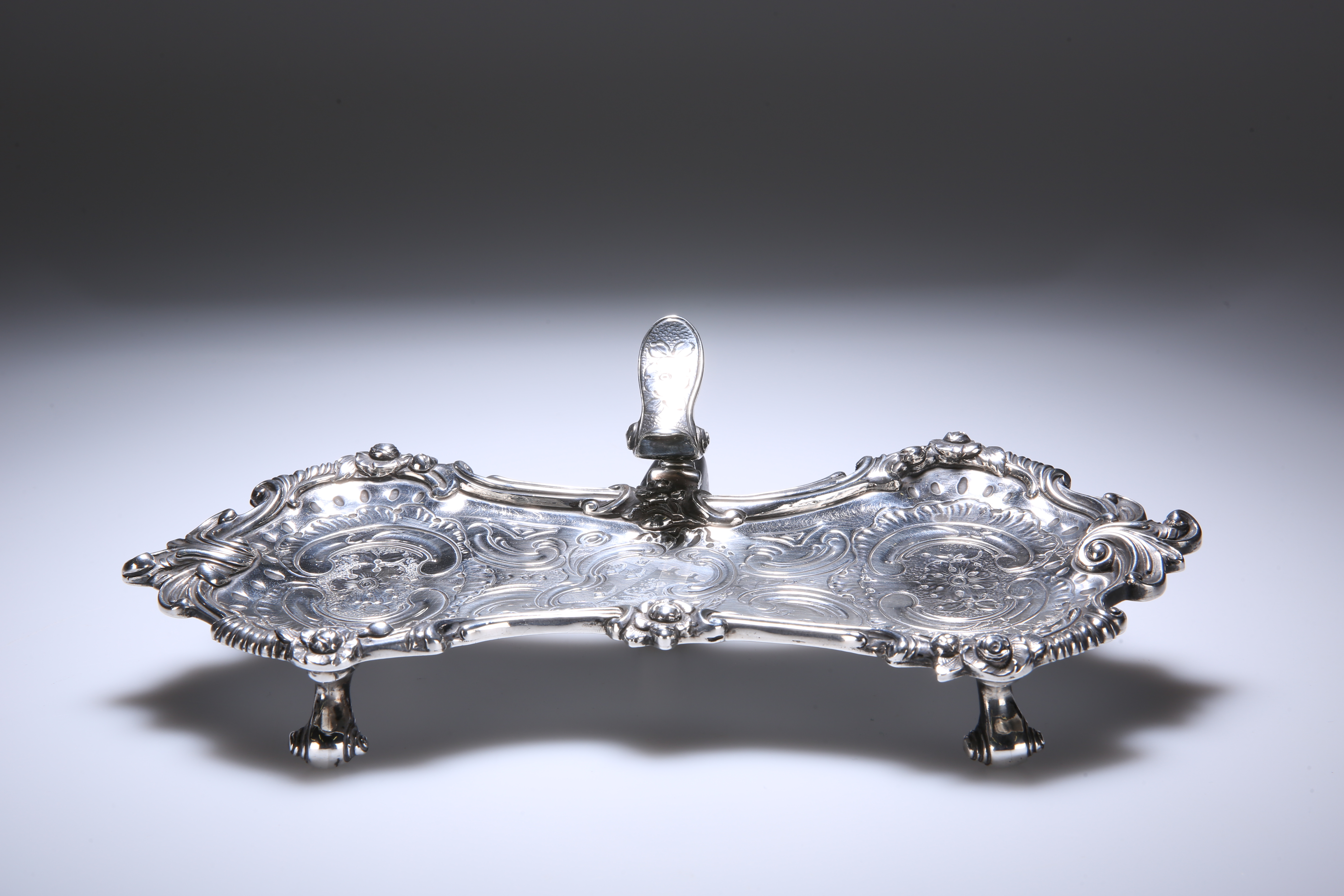 A GEORGE III SILVER SNUFFER TRAY, LONDON 1817, MAKER PROBABLY SAMUEL WHITFORD II