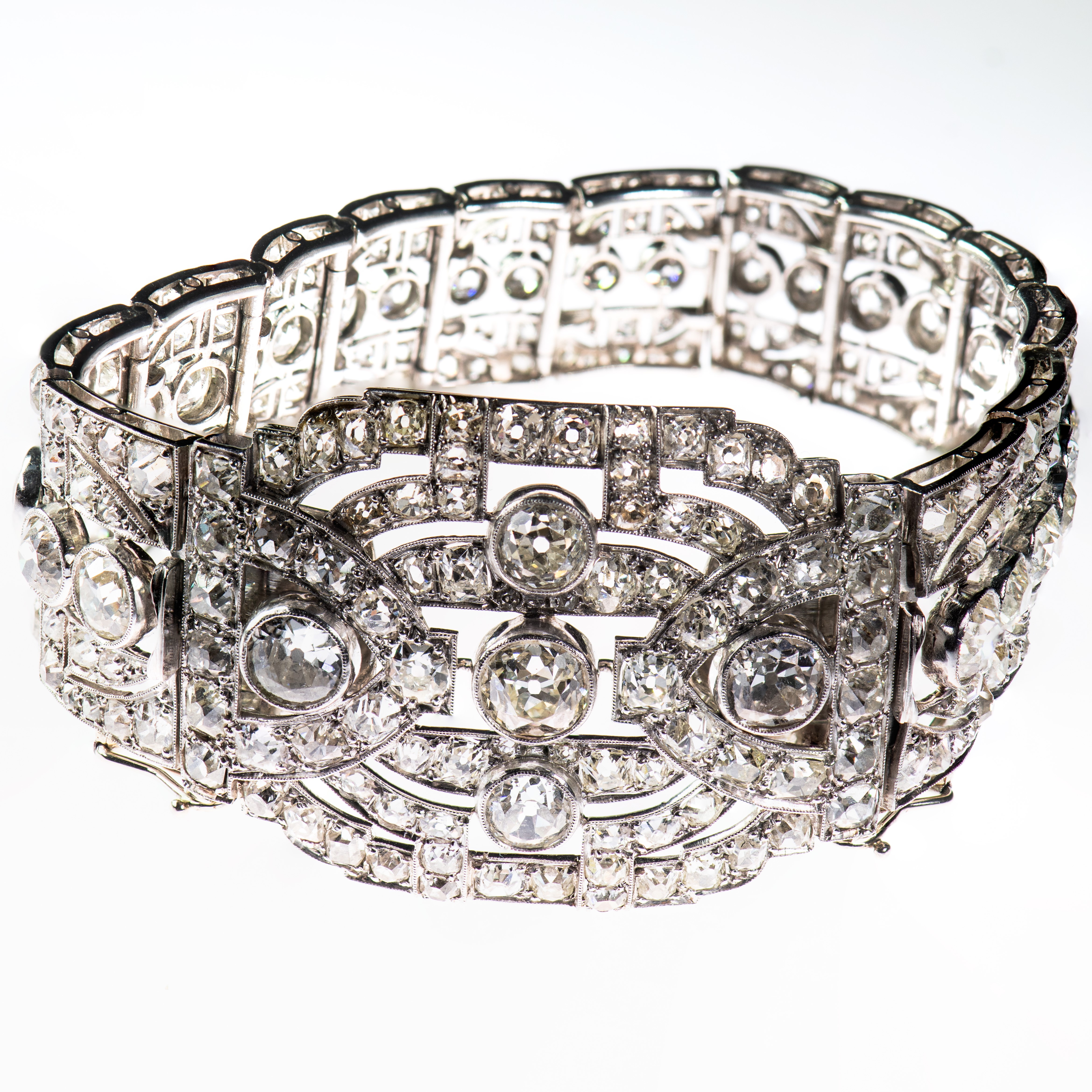 AN ART DECO DIAMOND SET BRACELET - Image 5 of 5