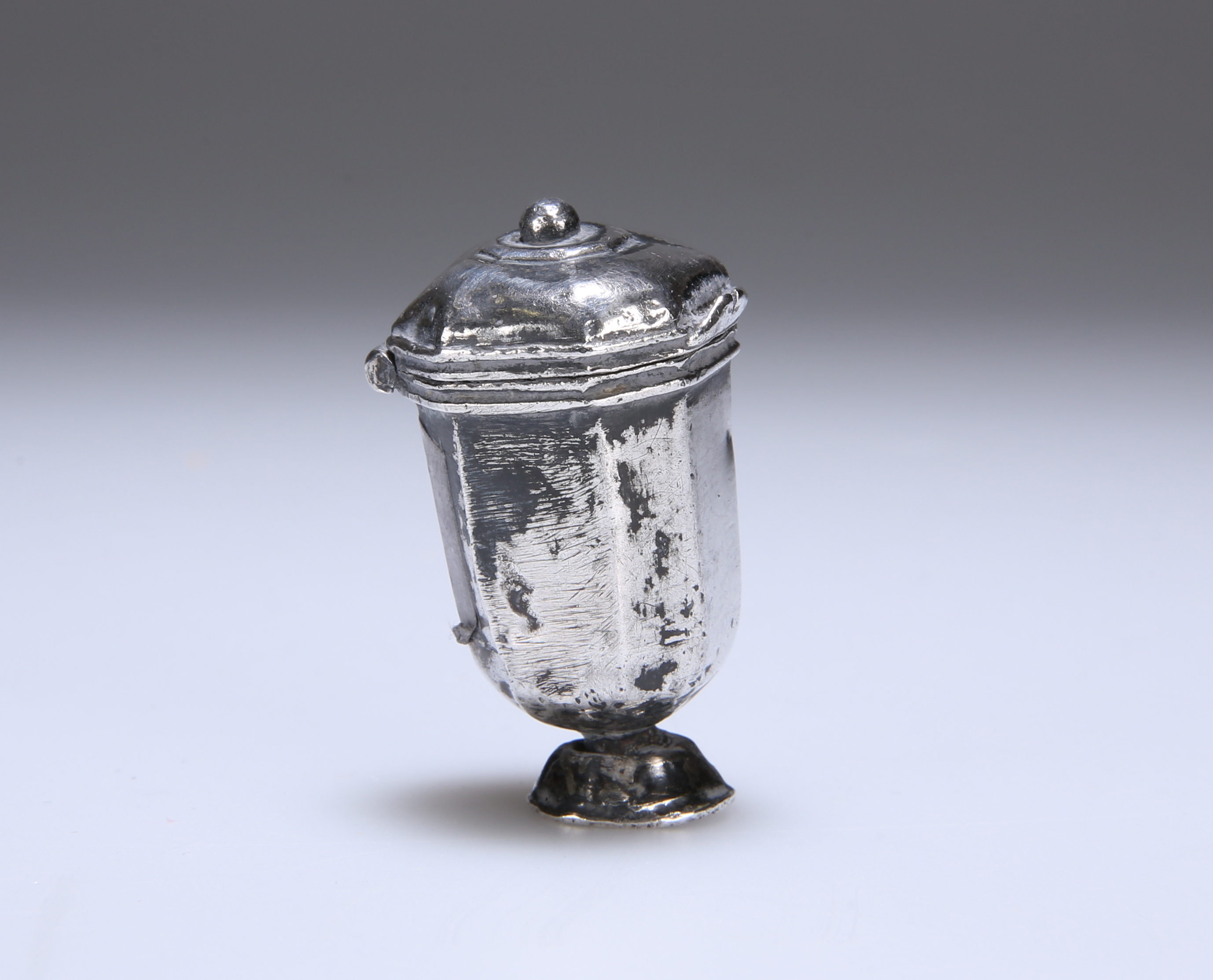 A CONTINENTAL WHITE METAL POMANDER OR VINAIGRETTE, 18th CENTURY - Image 2 of 2