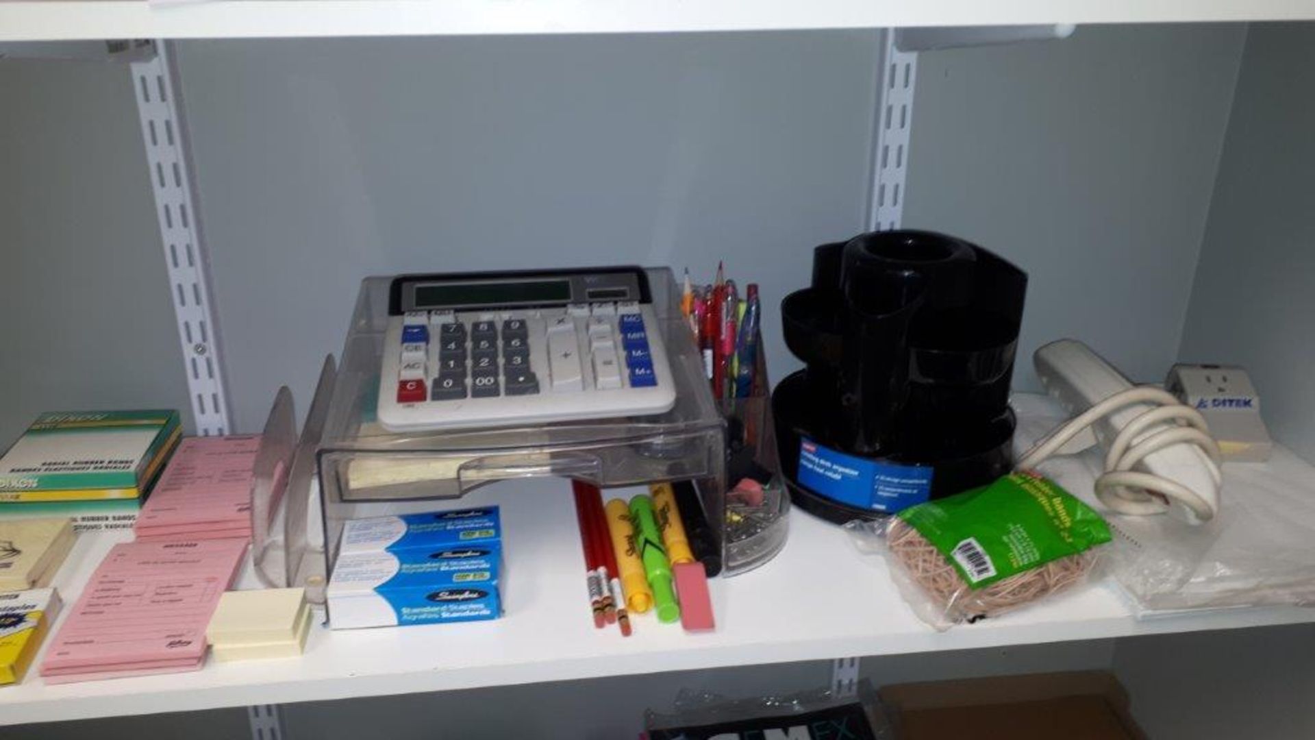 Assorted office supplies,1 shelf (Lot) - Image 2 of 3