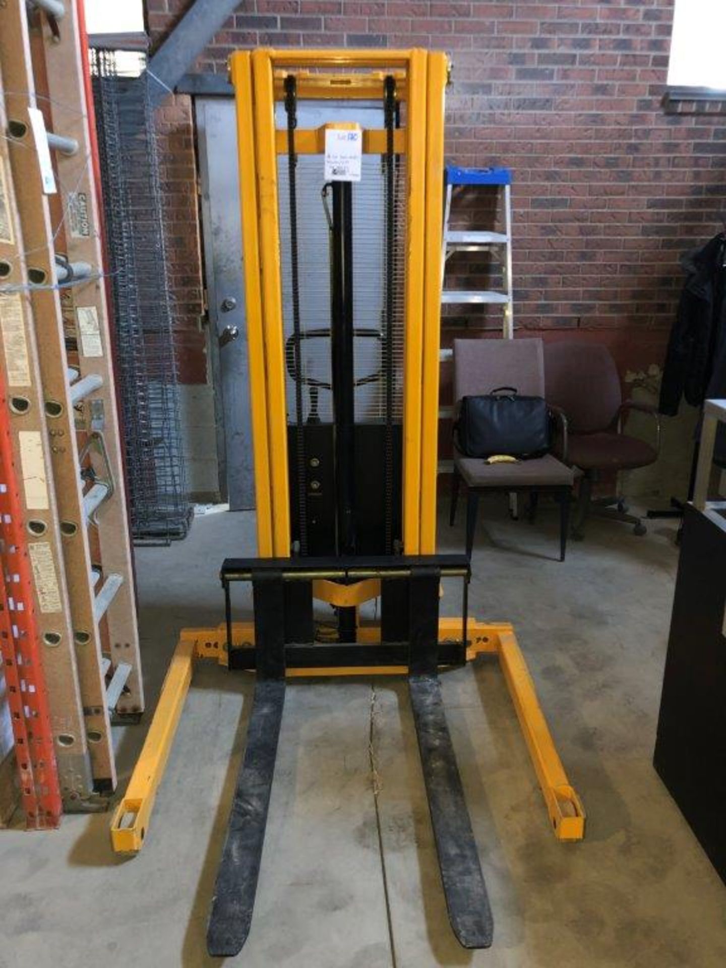 Hi-Lo Semi-electric stacker/lifter,capacity:1000kg,w/charger