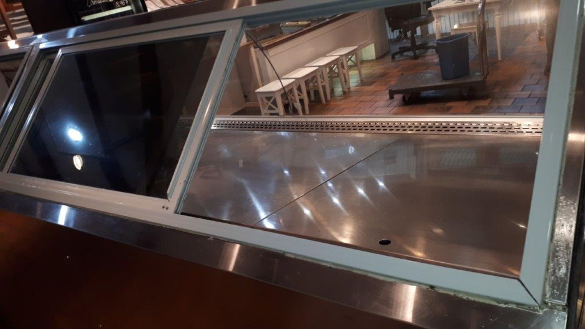 IFI DDIG-12TR Refrigerated glass display counter w/compressor,145” - Image 3 of 4