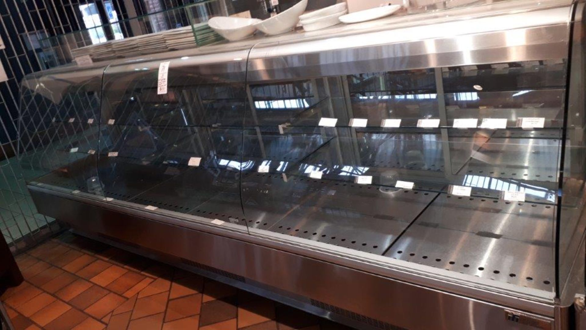 IFI Refrigerated glass display counter w/compressor,145”