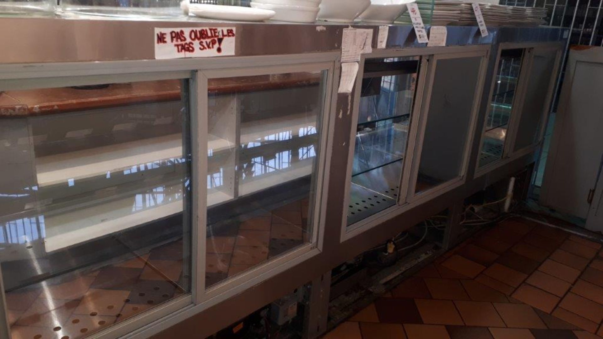 IFI Refrigerated glass display counter w/compressor,145” - Image 3 of 3