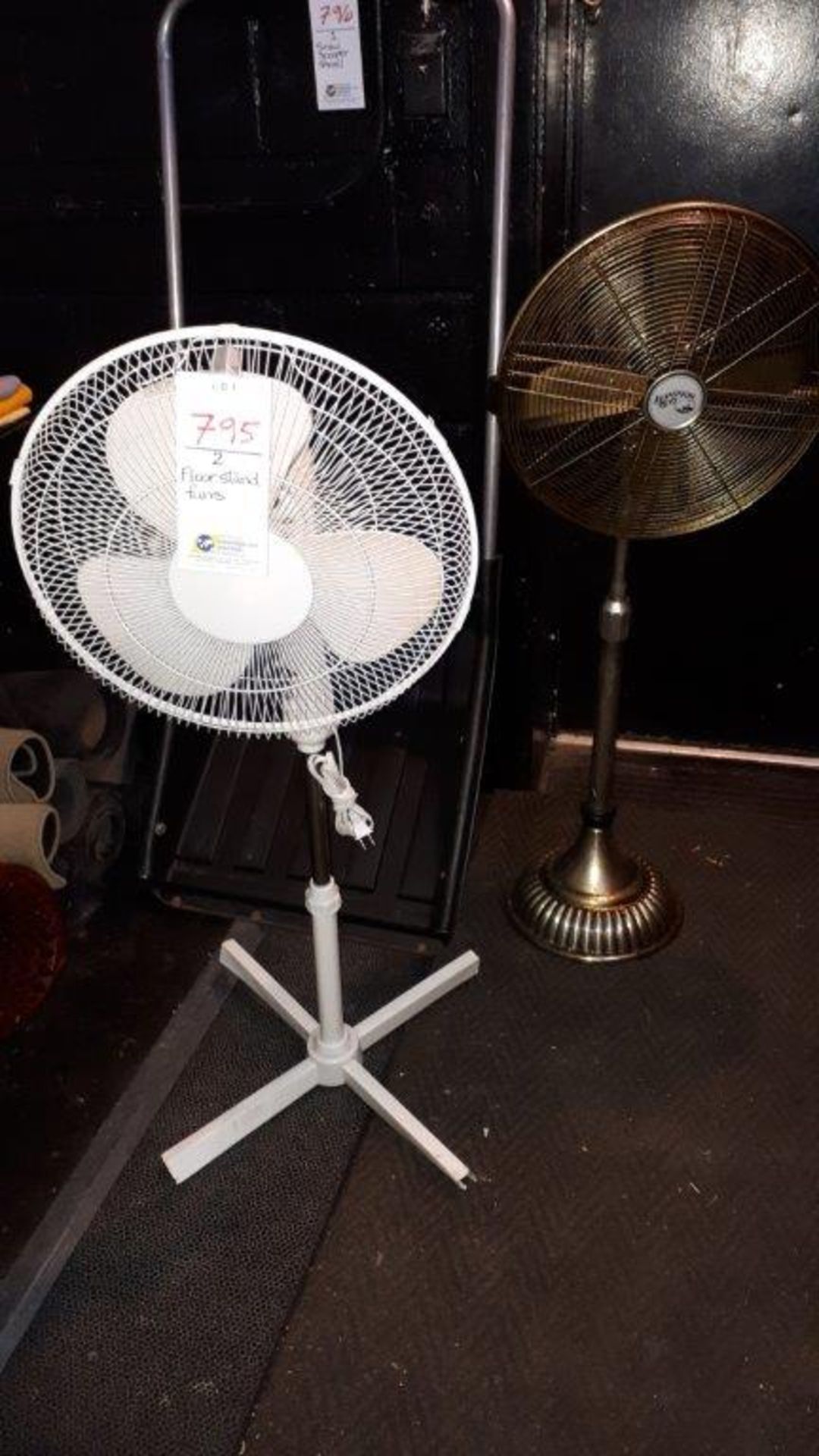 Floor stand fans