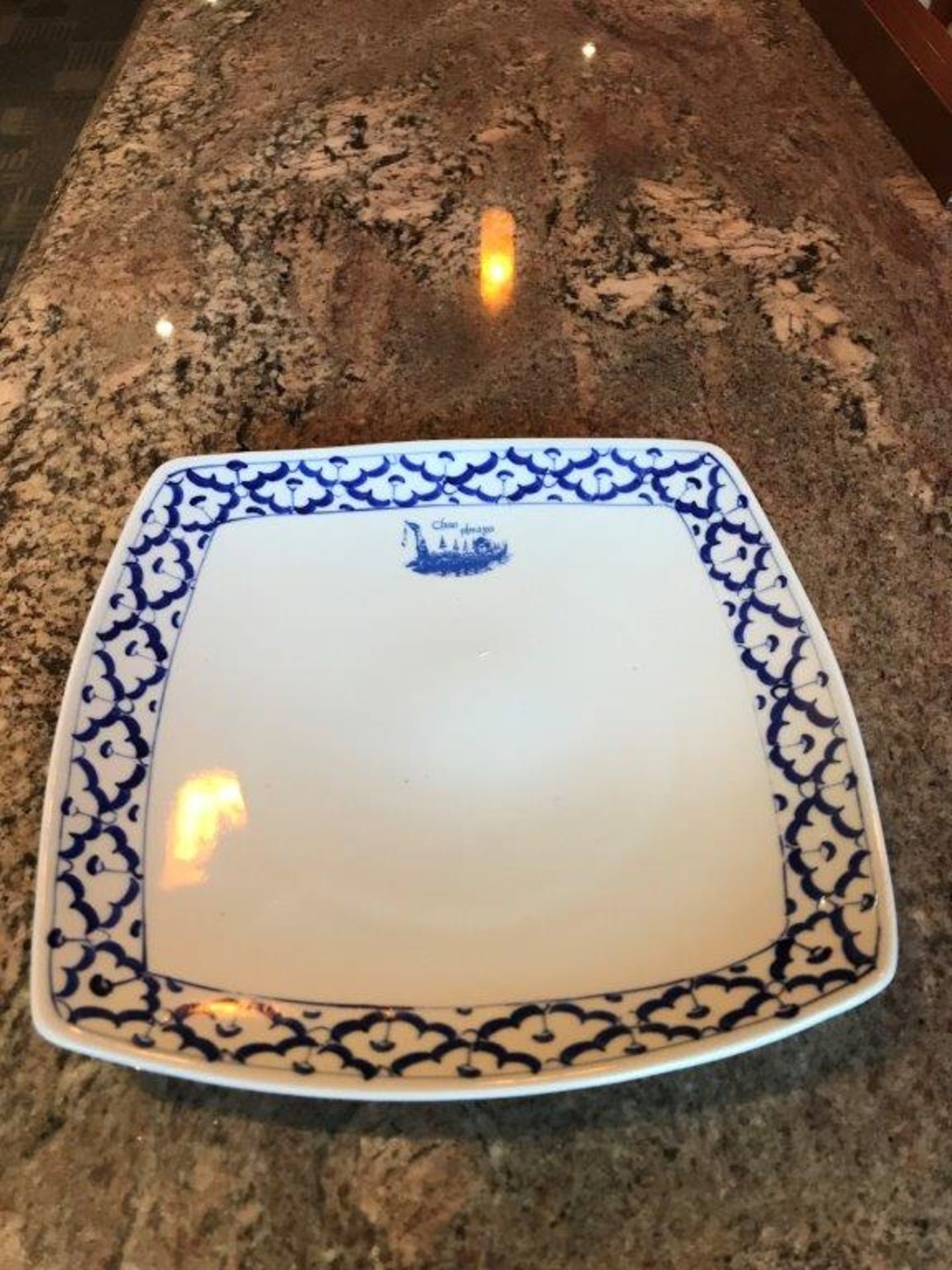 Dinner plates square w.9”