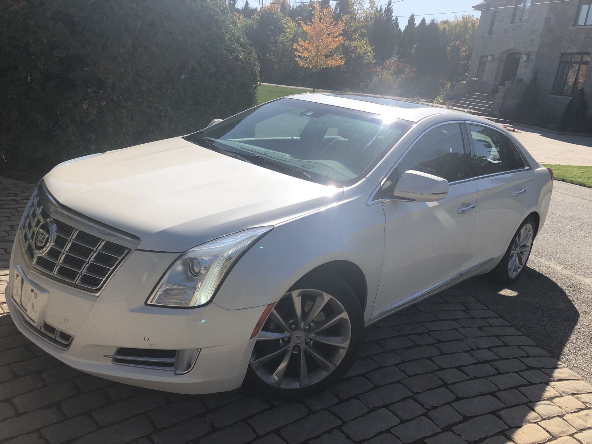 (2014) Cadillac XTS4 Fully Equipped. 113,000km Vin:2G61N5S30E9242412 - Image 7 of 12