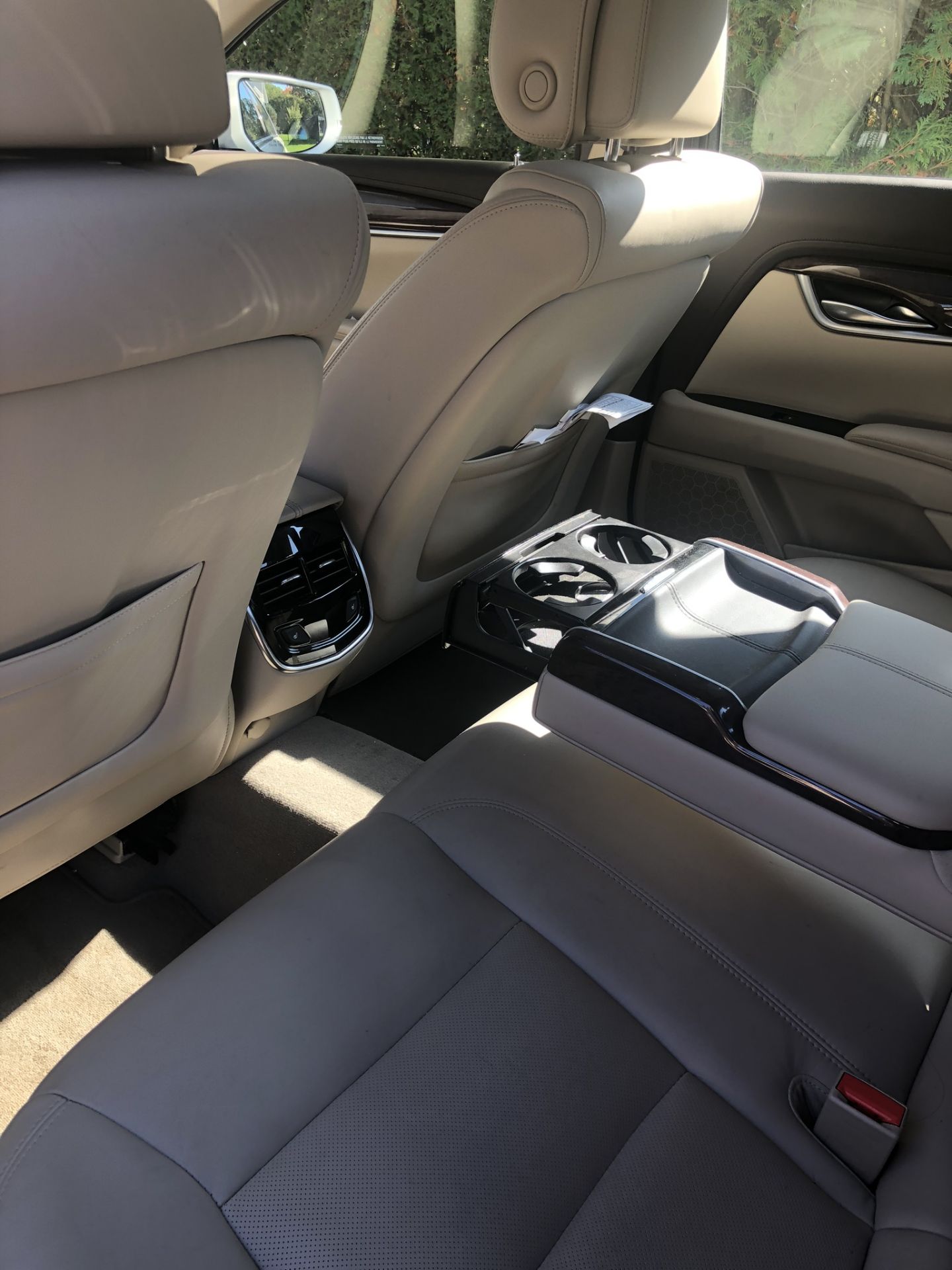 (2014) Cadillac XTS4 Fully Equipped. 113,000km Vin:2G61N5S30E9242412 - Image 9 of 12