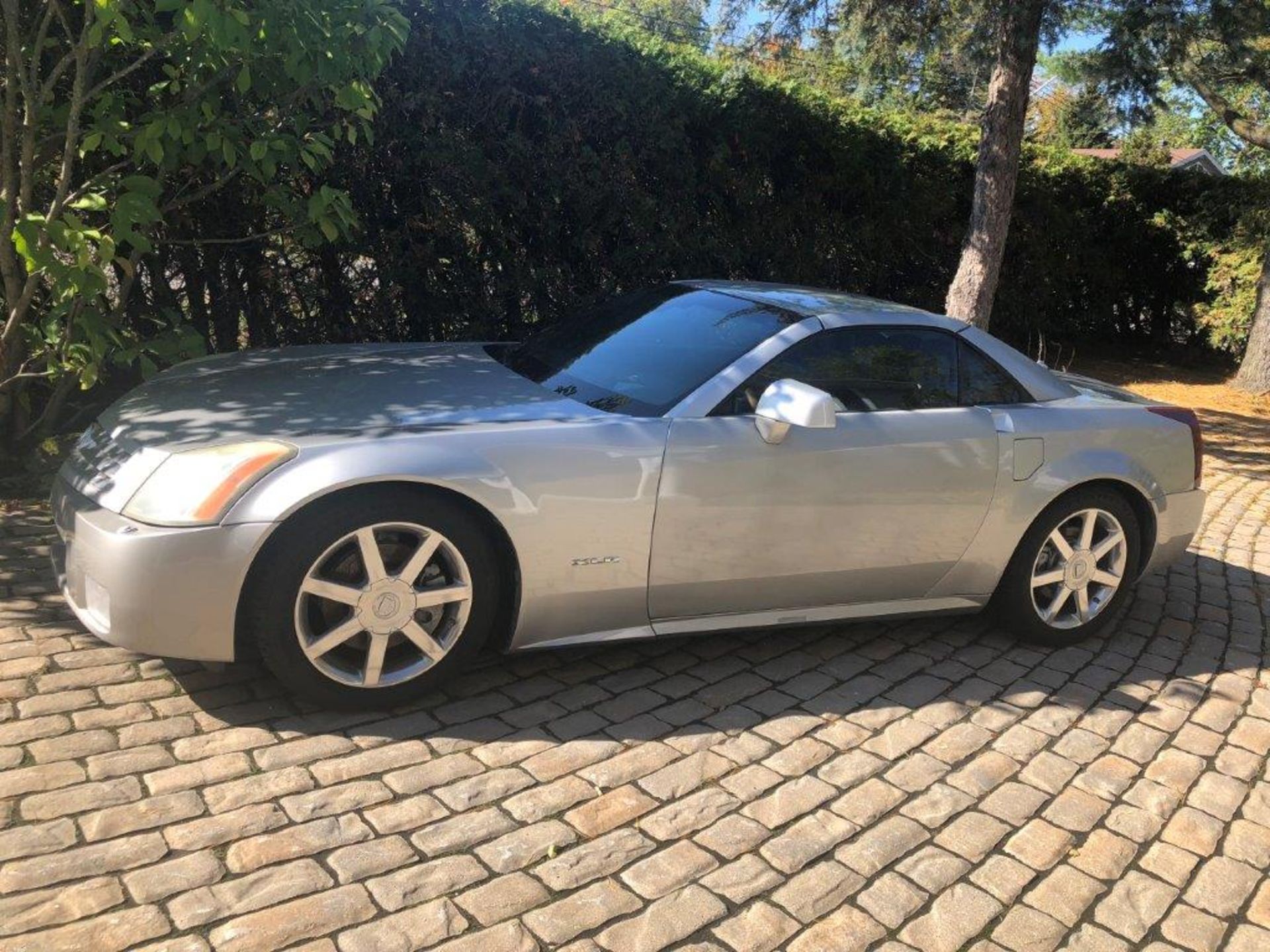 (2005) Cadillac XLR Convertible Fully Equipped.