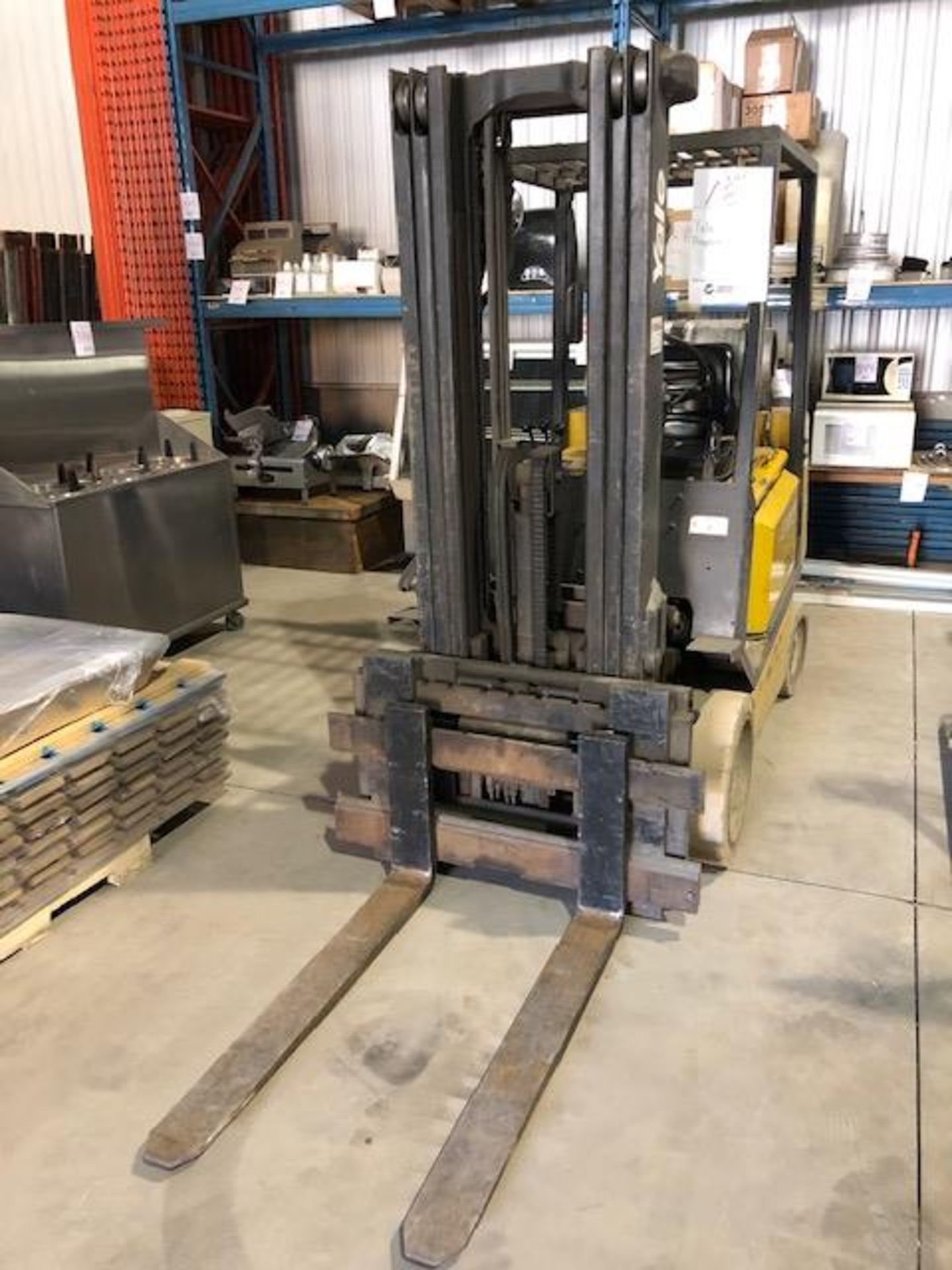 Yale 5000lbs Propane Fork Lift serial no: E187V05685V - Image 3 of 3