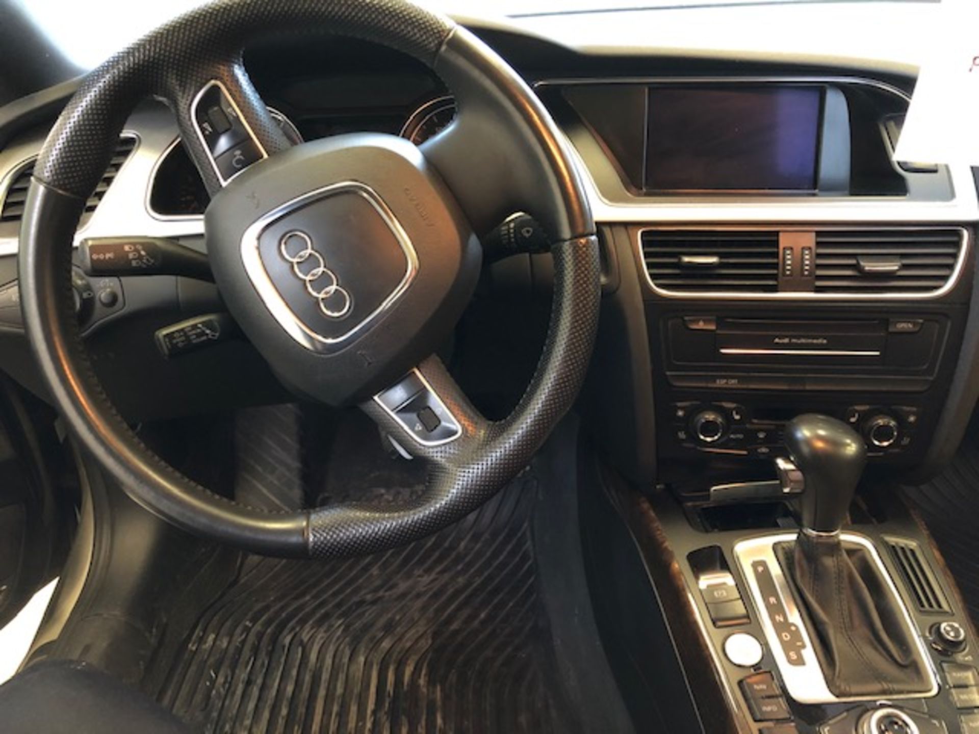 (2010 Audi A5 - 3.2 Quattro, 2 door Fully Equipped. 172,603km Vin: WAUCKBFR5AA045369 - Image 4 of 4