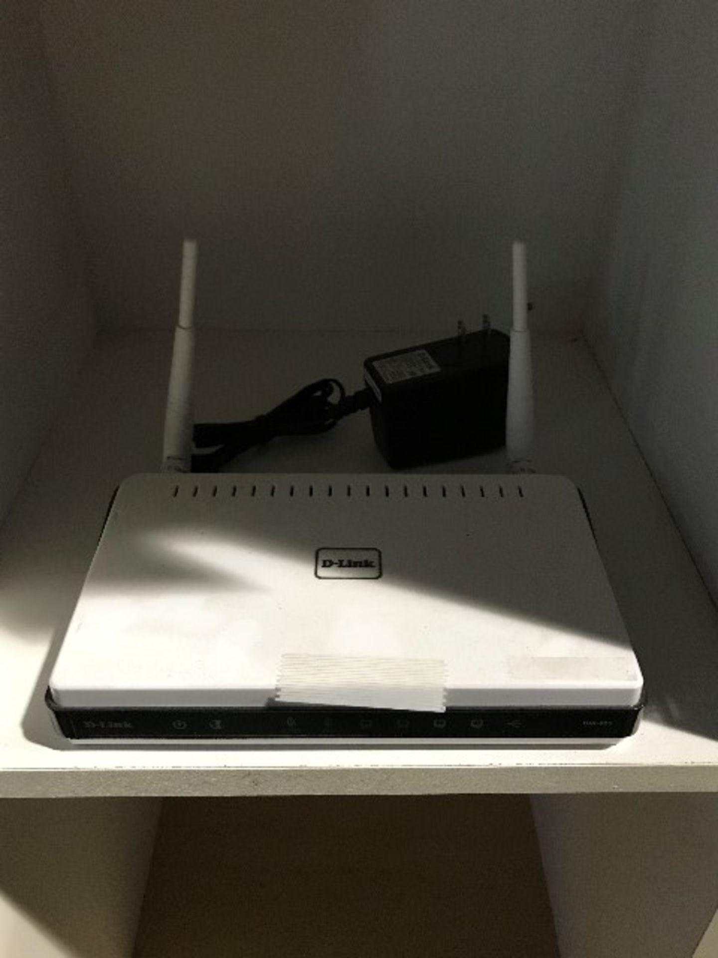 Assorted Wi-Fi routers (x 2pcs) - Image 2 of 2