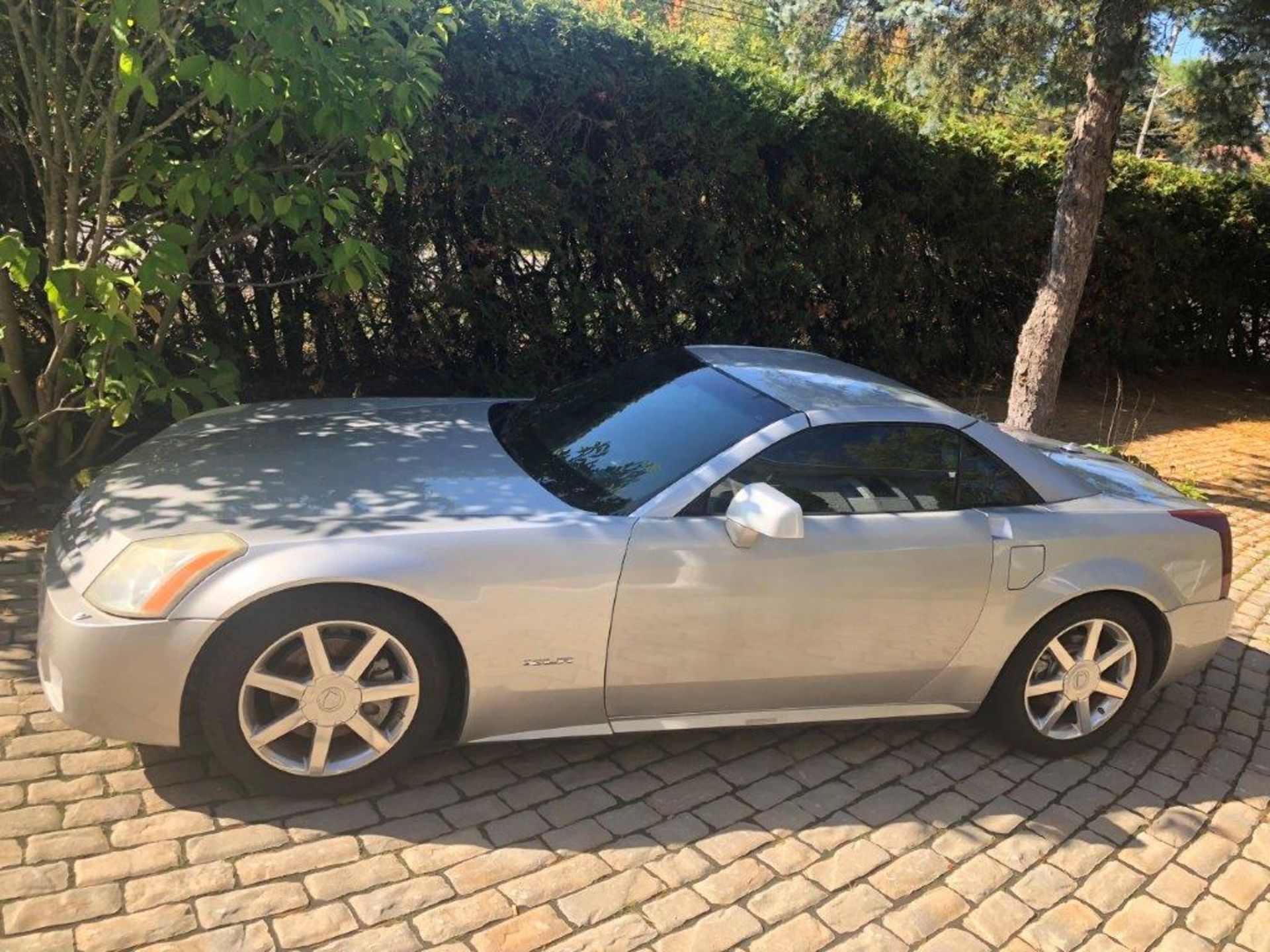 (2005) Cadillac XLR Convertible Fully Equipped. - Image 8 of 10