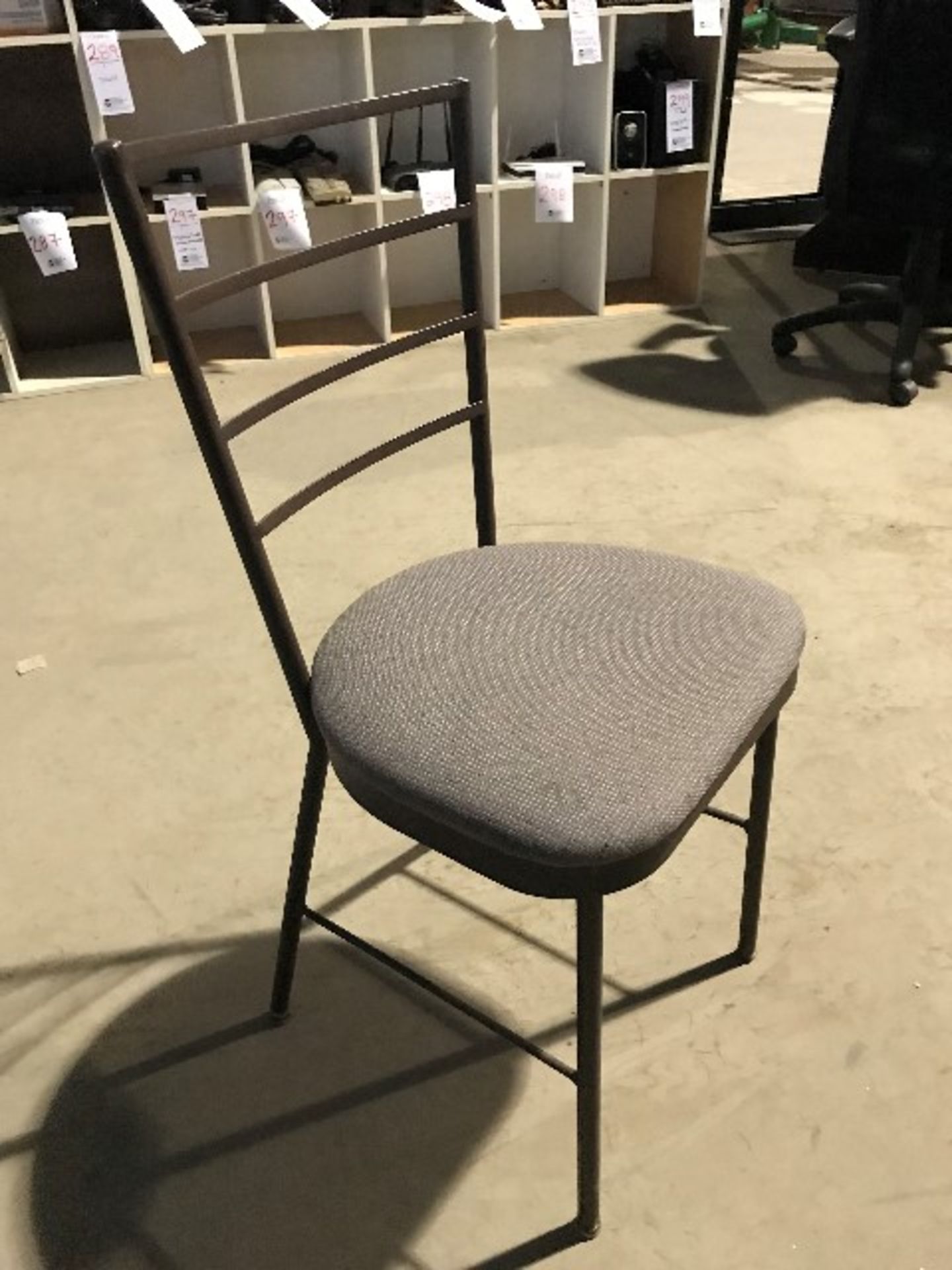 Chairs (x 4pcs)