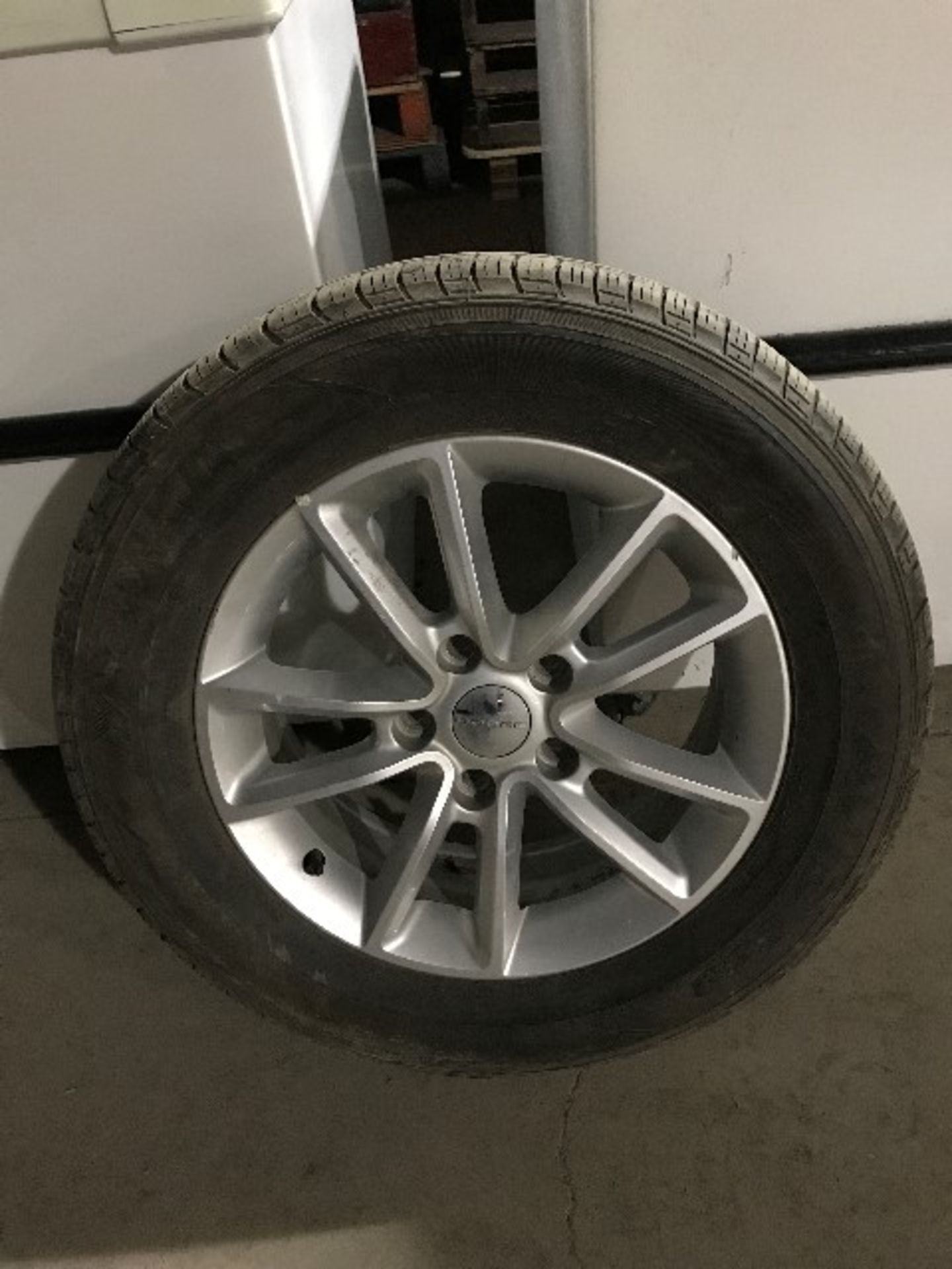 Yokohama Avid S33, 225/65R17, 102T, mounted on Dodge mag