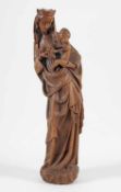 Anonymer Holzbildhauer1. Hälfte 20. Jh..Madonna mit Kind und Weintraube.Holz, vollrund geschnitzt. H