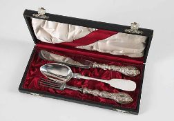 KonvolutMesser, Gabel, Löffel. Deutsch, 800er Silber. Löffel mit Spatenmuster, Messer- und