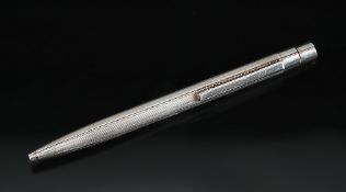 Kugelschreiber830er Silber und Metall, Herstellermarke: HO. L 13,4 cm.€ 30
