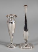 Zwei Vasen1) Deutsch, 1. Hälfte 20. Jh.. 800er Silber, Herstellermarke: Gebr. Kühn, Schwäbisch