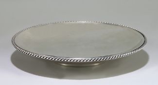 SchaleDeutsch, 835er Silber, Herstellermarke: Jacob Grimminger, Schwäbisch Gmünd. Runde, flache Form