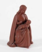 KleinplastikMaria mit schlafendem Jesuskind. Braun matt glasierte Keramik. H 12,5 cm.o. L.