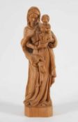 Anonymer Holzbildhauer20. Jh..Madonna mit Kind.Holz vollrund geschnitzt. H 43,5 cm.€ 40
