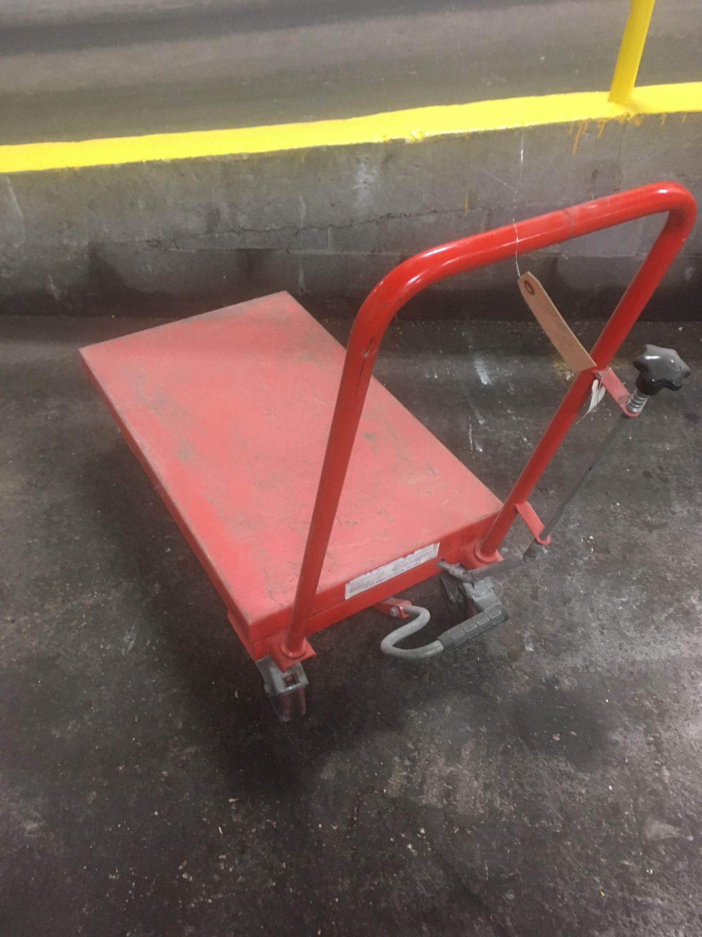 700 LB. Capacity Lift Cart