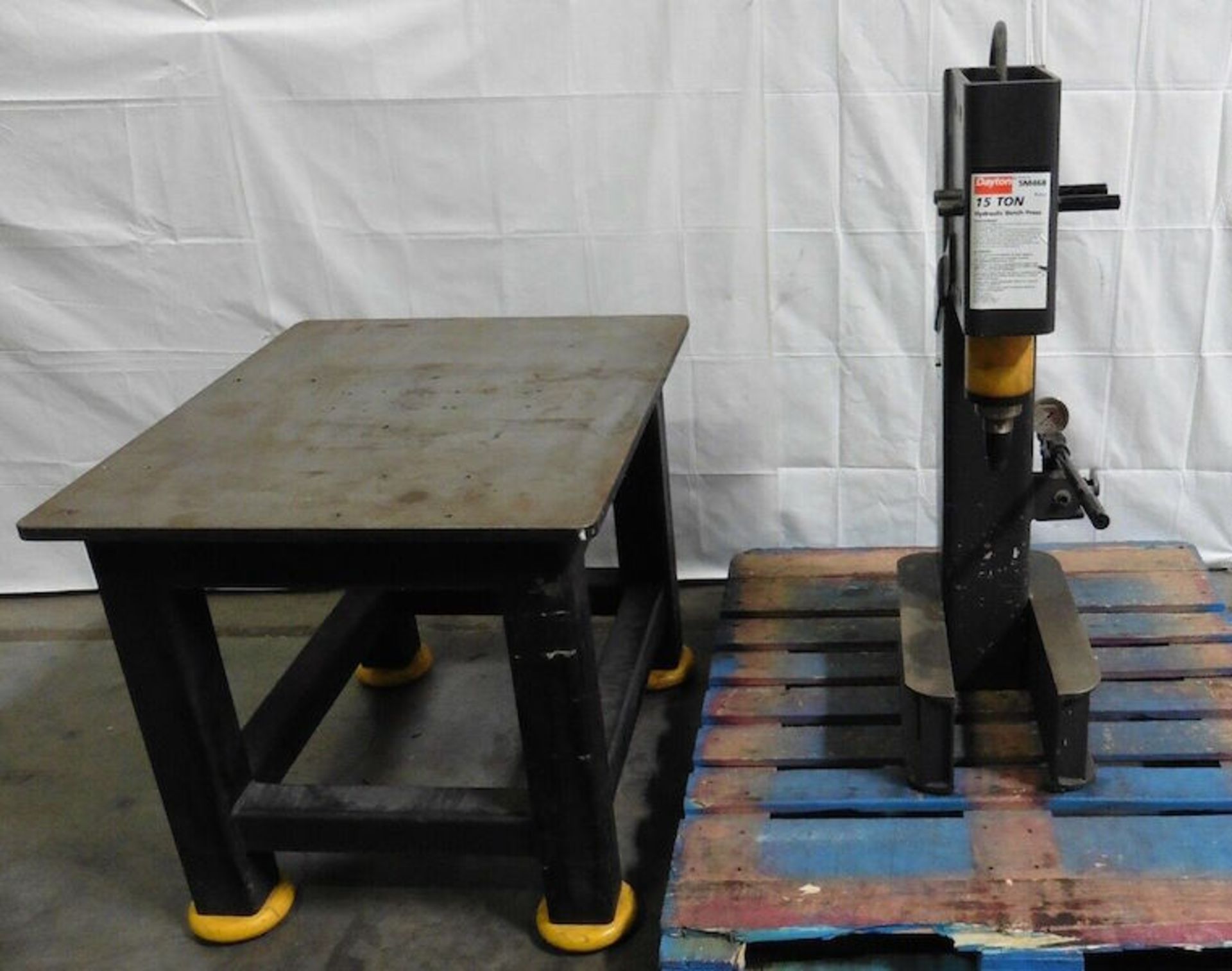 Dayton 5M468 15-Ton Hydraulic Bench Press w/ Heavy Duty Table - Gilroy