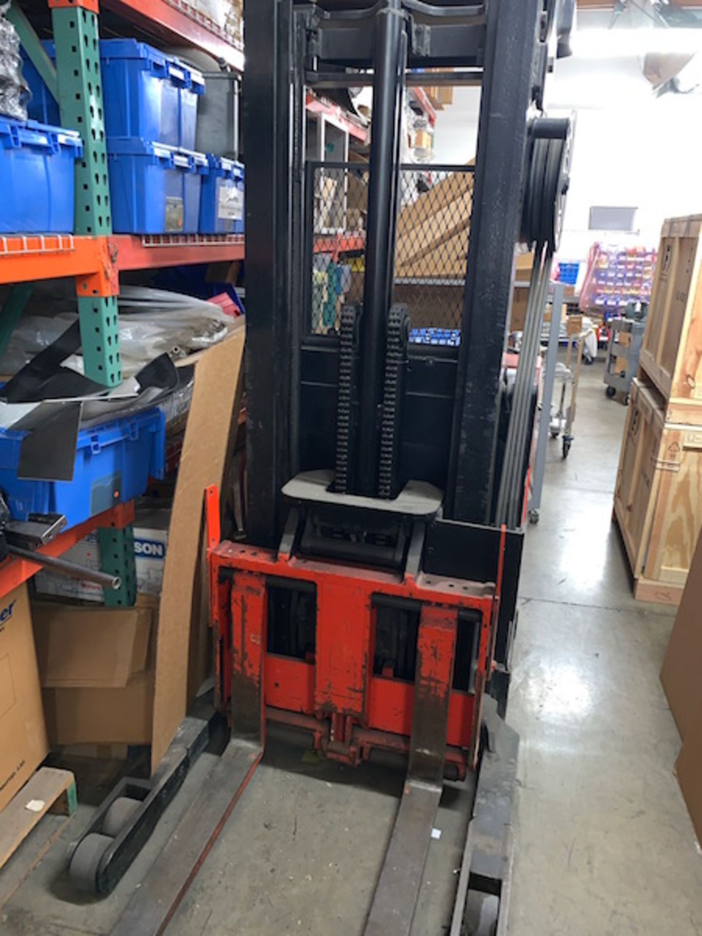 Raymond Model 20.R 30TT Electric Standup Forklift - Image 5 of 9