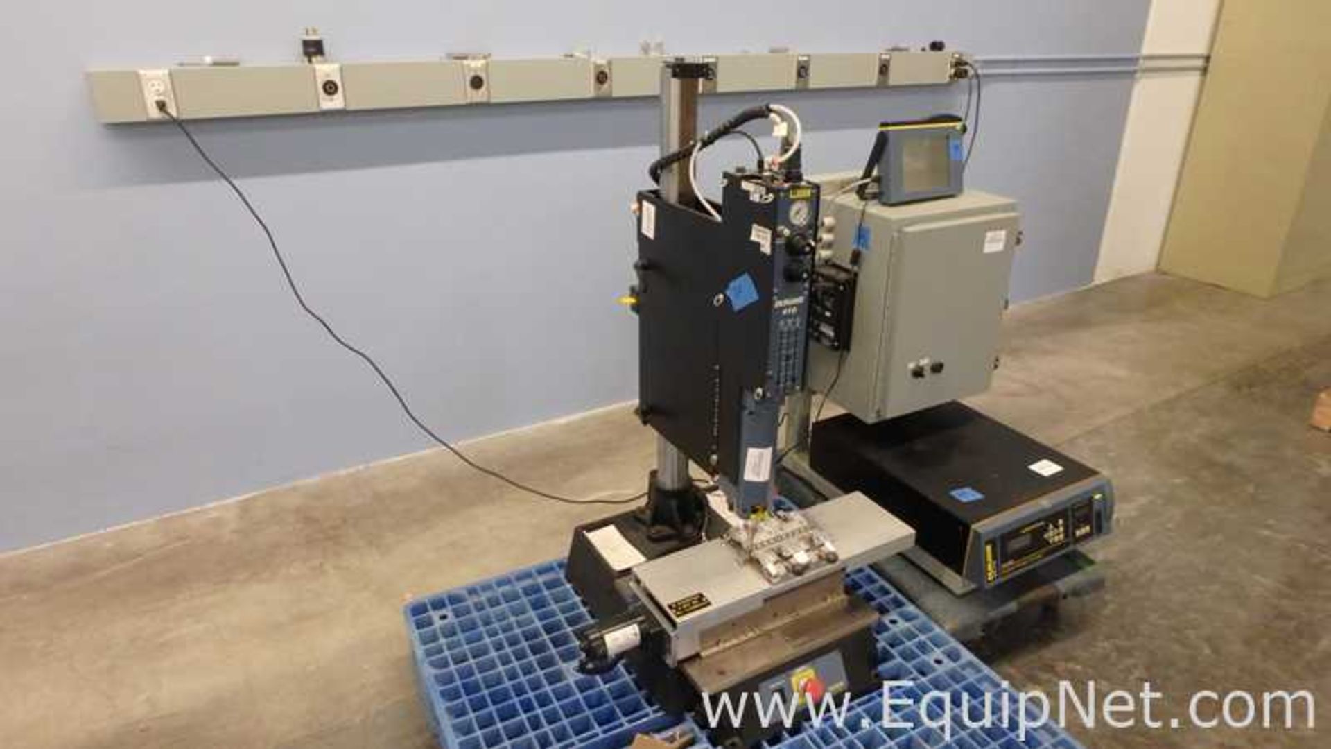 Dukane 410 Ultrasonic Welder with Dukane 4070 Dynamic Process Controller - Image 8 of 23